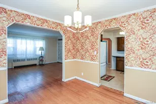 560 N 6th St, New Hyde Park, NY 11040 - Photo 9