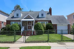 560 N 6th St, New Hyde Park, NY 11040 - Photo 1