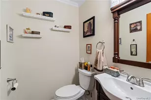 15-17 Park Woods Ln, Kings Park, NY 11754 - Photo 13