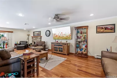 15-17 Park Woods Lane, Kings Park, NY 11754 - Photo 7
