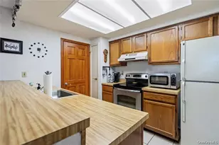 15-17 Park Woods Ln, Kings Park, NY 11754 - Photo 33
