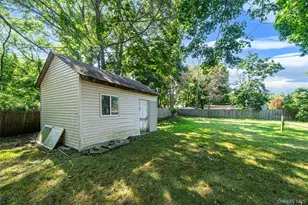1641 E 3rd Ave, Bay Shore, NY 11706 - Photo 21