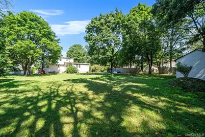 1641 E 3rd Avenue, Bay Shore, NY 11706 - Photo 19