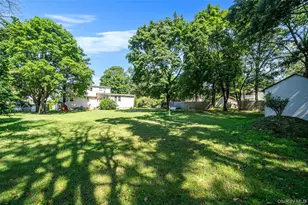 1641 E 3rd Ave, Bay Shore, NY 11706 - Photo 19