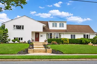 61 Hemlock Ln, Massapequa Park, NY 11762 - Photo 3
