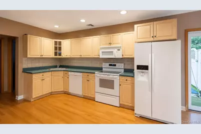 61 Hemlock Lane, Massapequa Park, NY 11762 - Photo 29