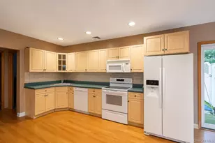 61 Hemlock Ln, Massapequa Park, NY 11762 - Photo 29