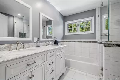 4 Shannon Drive, Woodbury, NY 11797 - Photo 29