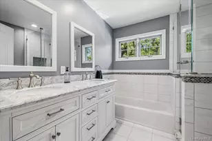 4 Shannon Dr, Woodbury, NY 11797 - Photo 29