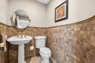 4 Shannon Dr, Woodbury, NY 11797 - Photo 15