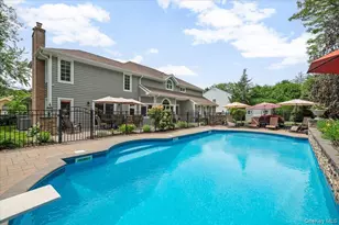 4 Shannon Dr, Woodbury, NY 11797 - Photo 35