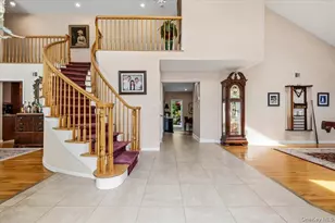 4 Shannon Dr, Woodbury, NY 11797 - Photo 3