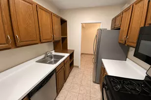 27110 Grand Central Pkwy, Floral Park, NY 11005 - Photo 9