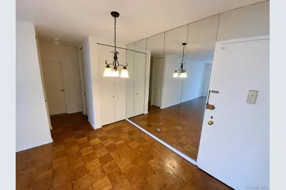 27110 Grand Central Parkway #25Y, Floral Park, NY 11005 - Photo 7