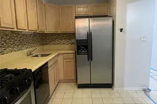 821-08 Country Pointe Cir, Queens Village, NY 11427 - Photo 3