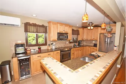 587 Johnson Avenue, Ronkonkoma, NY 11779 - Photo 5