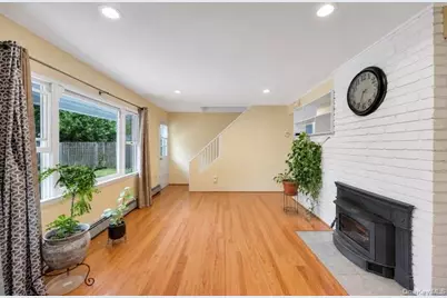 40 Blueberry Lane, Hicksville, NY 11801 - Photo 5