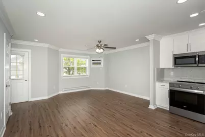 30 Bay Point Court #16, West Babylon, NY 11704 - Photo 3