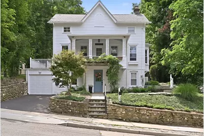 18 Washington Place, Northport, NY 11768 - Photo 1