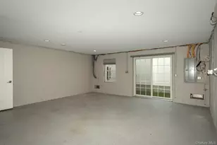 1 Wallace Ct, Valley Stream, NY 11580 - Photo 13