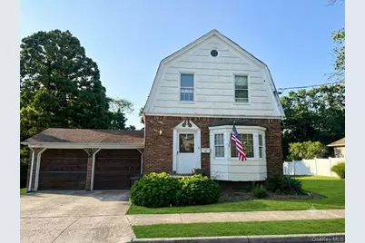32 Aldred Avenue, Rockville Centre, NY 11570 - Photo 1