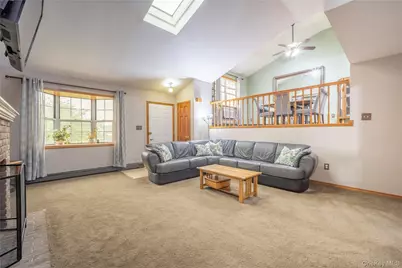 22 Hemlock Court, Fishkill, NY 12524 - Photo 5