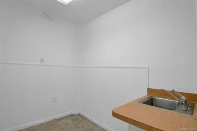 2400 Davidson Avenue #Ground FL Office, Bronx, NY 10468 - Photo 9