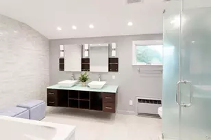 9 Arbor Rd, East Hills, NY 11577 - Photo 23