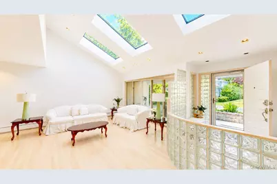 9 Arbor Road, East Hills, NY 11577 - Photo 5
