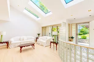 9 Arbor Rd, East Hills, NY 11577 - Photo 5