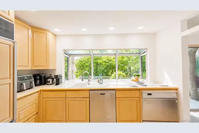 9 Arbor Road, East Hills, NY 11577 - Photo 13