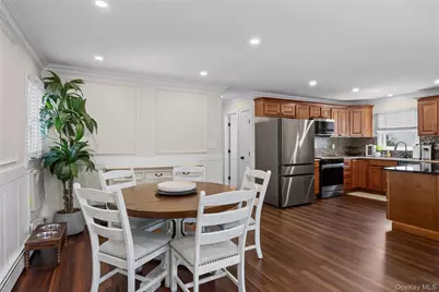 241 Houston Street, Lindenhurst, NY 11757 - Photo 9