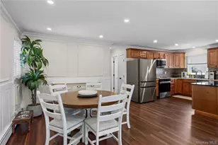 241 Houston St, Lindenhurst, NY 11757 - Photo 9