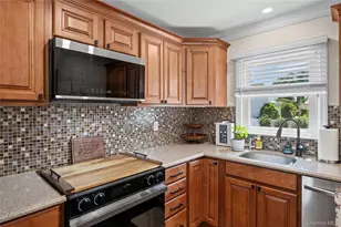 241 Houston St, Lindenhurst, NY 11757 - Photo 11