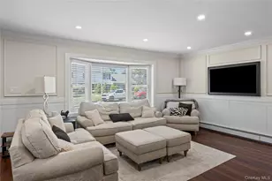 241 Houston St, Lindenhurst, NY 11757 - Photo 5
