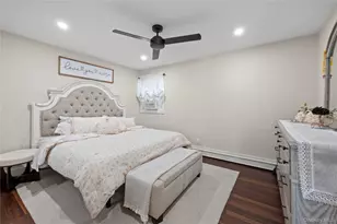 241 Houston St, Lindenhurst, NY 11757 - Photo 21