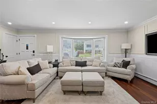 241 Houston St, Lindenhurst, NY 11757 - Photo 3