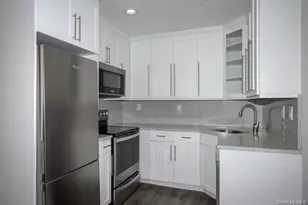 105 Lincoln Ave, Sayville, NY 11782 - Photo 3