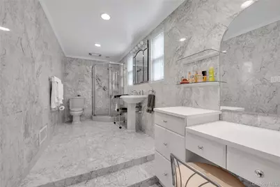 34 Soundview Crest, Manhasset, NY 11030 - Photo 11