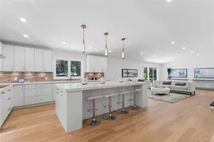 31 Saw Mill Rd, Cold Spring Harbor, NY 11724 - Photo 17
