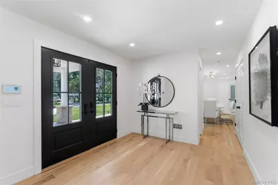 31 Saw Mill Road, Cold Spring Harbor, NY 11724 - Photo 3