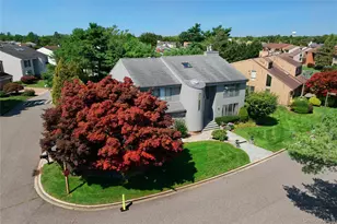 12 Princeton Dr, Syosset, NY 11791 - Photo 3