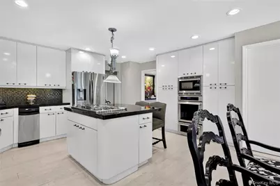 12 Princeton Drive, Syosset, NY 11791 - Photo 7