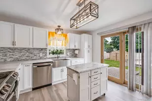 341 12th St, West Babylon, NY 11704 - Photo 7