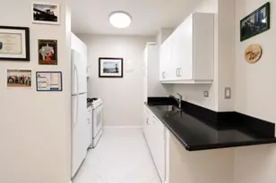 27110 Grand Central Pkwy, Floral Park, NY 11005 - Photo 5