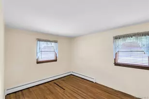 4 Crabapple Ln, Commack, NY 11725 - Photo 15