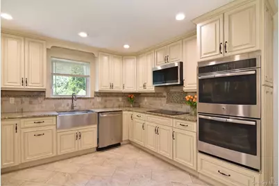 23 Barnaby Lane, Hartsdale, NY 10530 - Photo 7