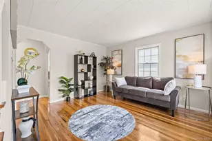 718 Elmwood Rd, West Babylon, NY 11704 - Photo 3