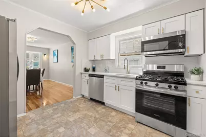718 Elmwood Road, West Babylon, NY 11704 - Photo 5