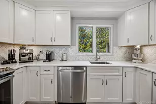 4 Holly Ln, Rye Brook, NY 10573 - Photo 9